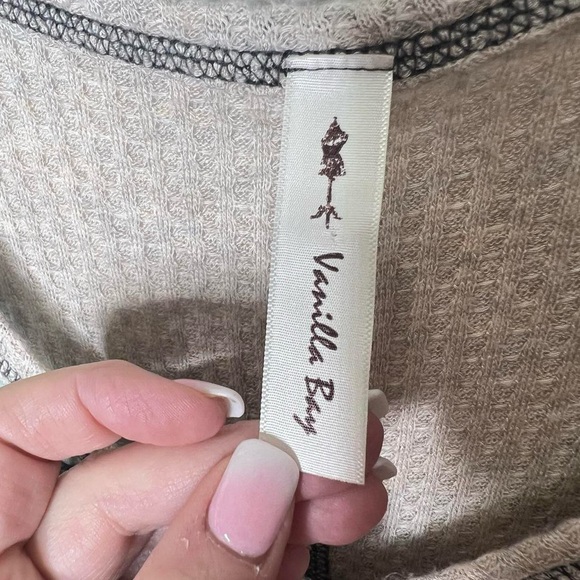 Vanilla Bay • Teal & Pink Leopard Waffle Knit Short Sleeve T-Shirt - Picture 2 of 3